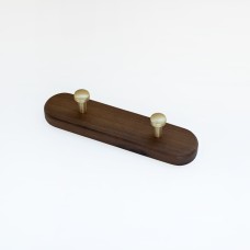 86- p ტანსაცმლის საკიდი ხის + 2- იანი BRUSHED BRASS