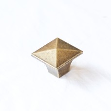 06227-0mm სახელური მეტალის პირამიდა კვდრატი DAB